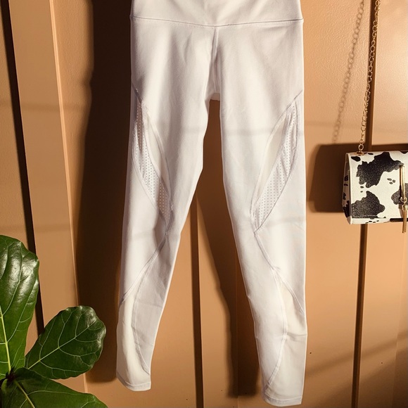 Aerie Move 7/8 Length Mesh Panel Leggings | Size XS - Picture 2 of 6